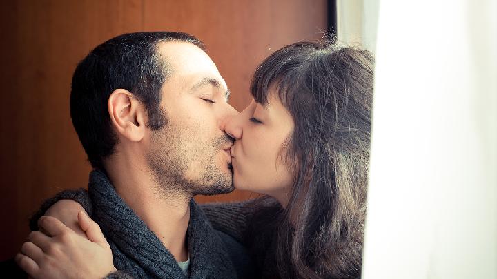 新婚初夜选择哪种避孕方法更好？新婚初夜如何避孕？