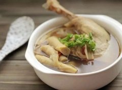 鸭子炖汤和什么一起炖最有营养