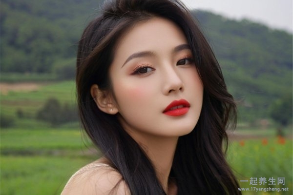 男生接吻时，喜欢包住女生嘴唇怎么回事？