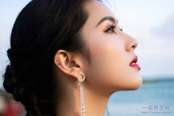 男生最抵抗不了的动作有哪些 女生怎么挑逗让男人受不