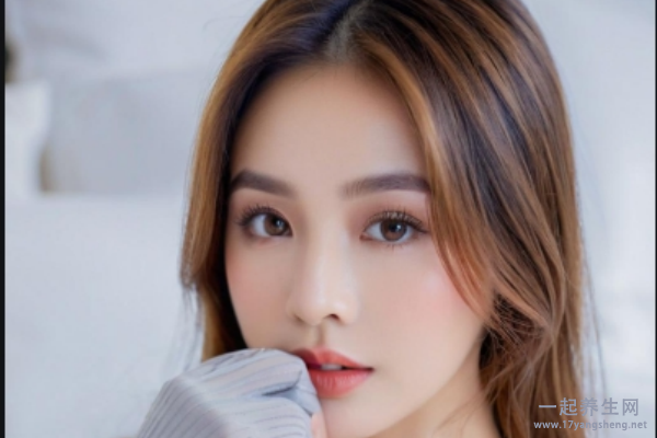 女人寂寞难耐自慰 女人用自慰器